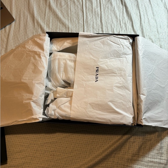 shoes with sporty allure reinvent an archive style with a contemporary twist - Picture 8 of 8